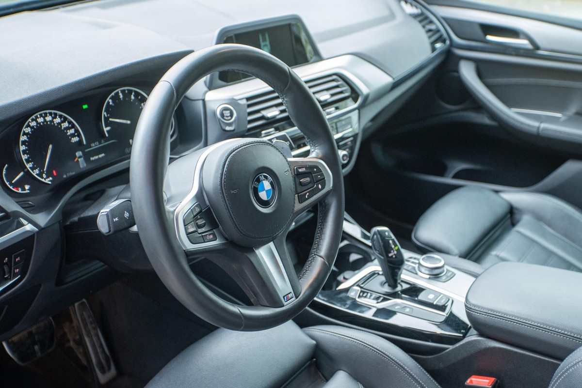 Kontrolky na palubní desce BMW